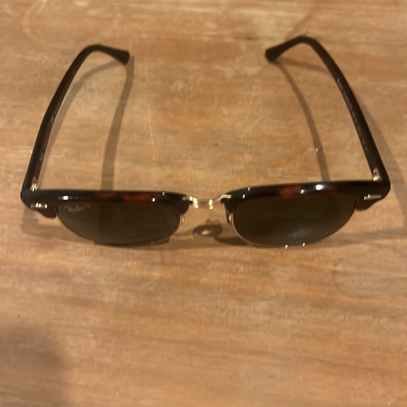 I am sellling these because I received these as a gift but already have a pair. - Picture 4 of 4